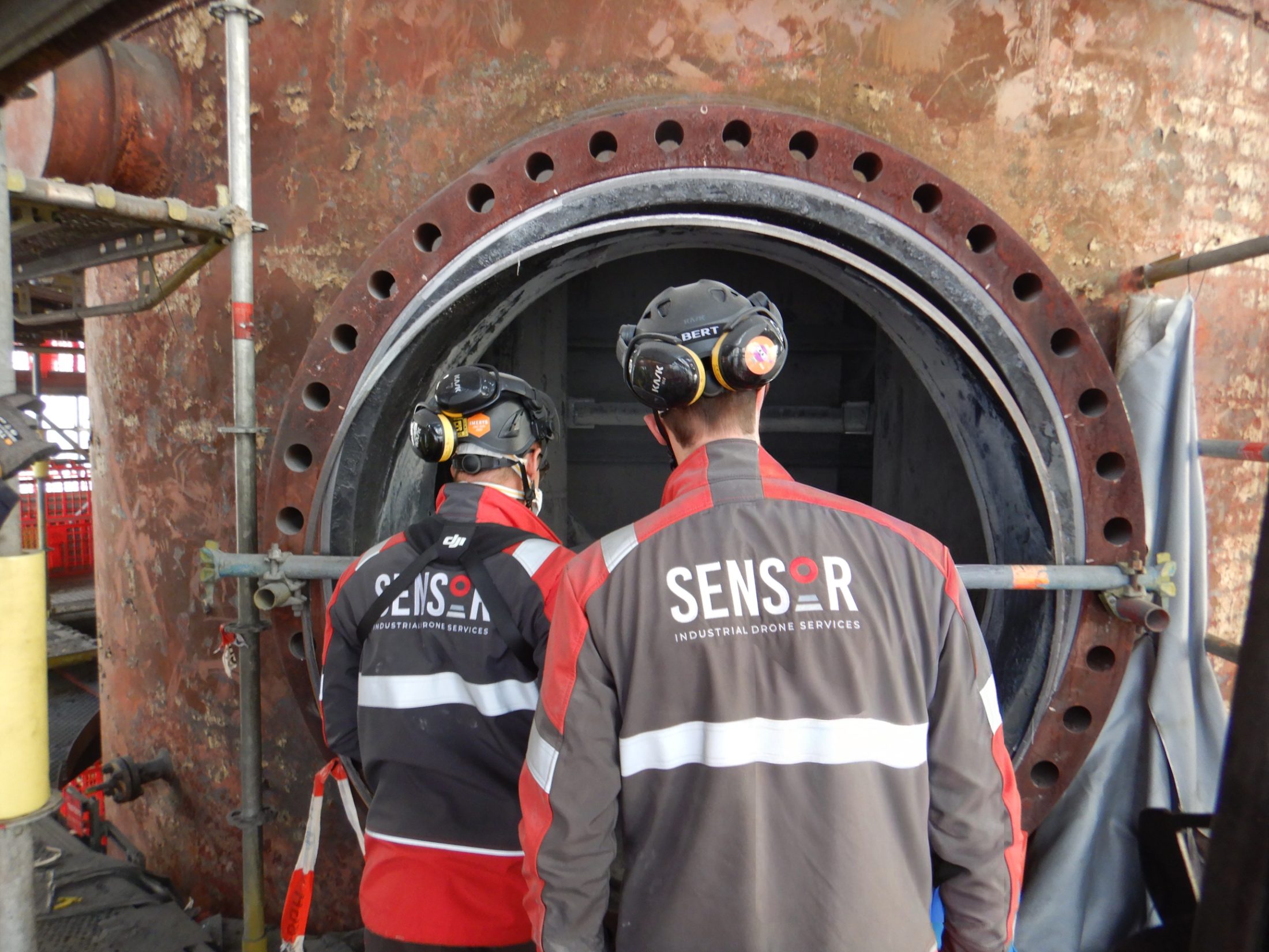 Two Sensor IDS pilots at a flanged reactor manway